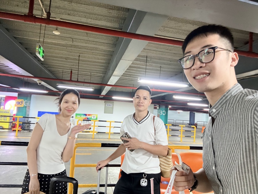 Hoàng Phi Long cùng những người đồng hành